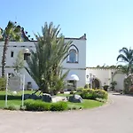 Szálloda Sangiorgio Resort Hotel & Spa With Restaurant Cutrofiano