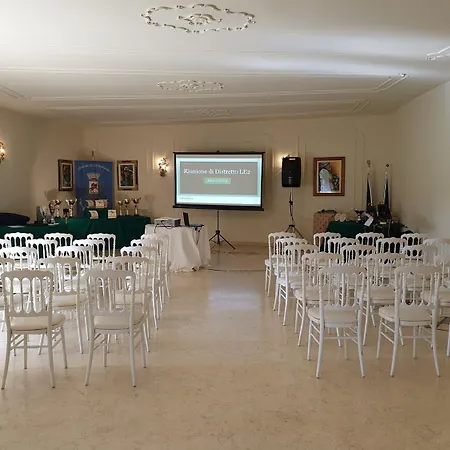 Hotel Sangiorgio & With Restaurant Cutrofiano