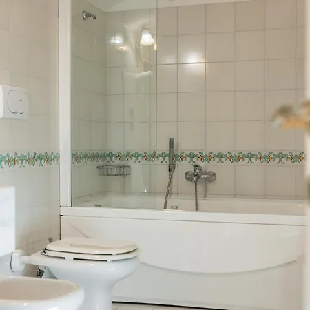 Hotel Sangiorgio Resort Hotel & Spa With Restaurant Cutrofiano